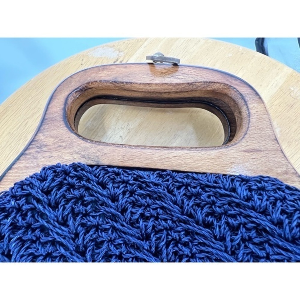 Vintage Japan boHo granny cottage core navy blue woven straw wood handle purse - Picture 10 of 11